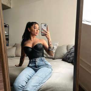 Güler yüzlü Mersin escort BÜŞRA