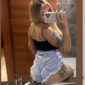 seksi bayan Julia
