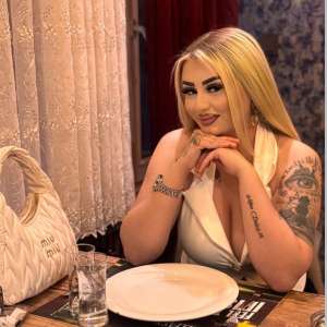 seksi bayan Julia